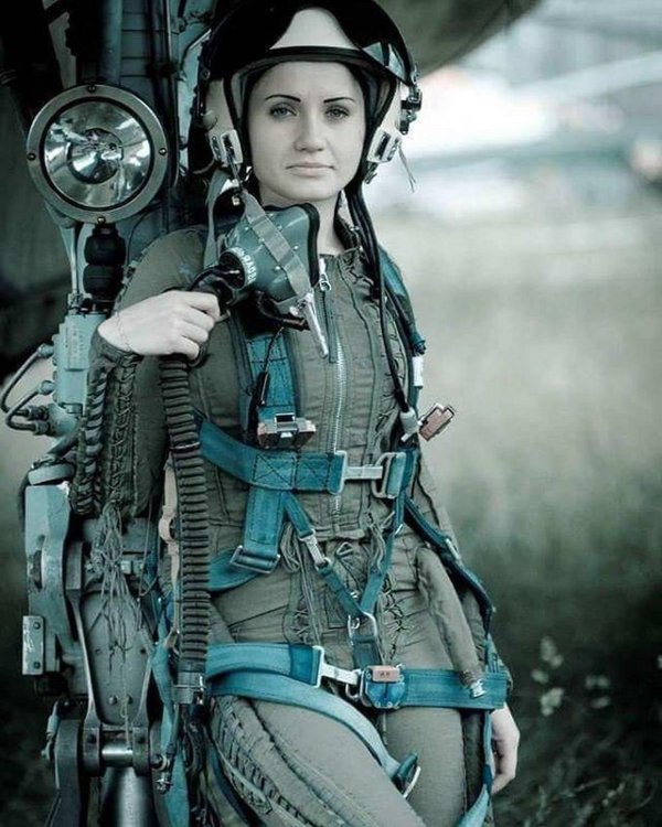 Девушка военный летчик, Девушка военной форме, Female pilot