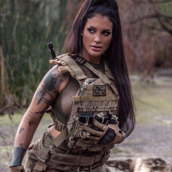 Cahri elizabeth taro, Армейские девушки, Девушка военная