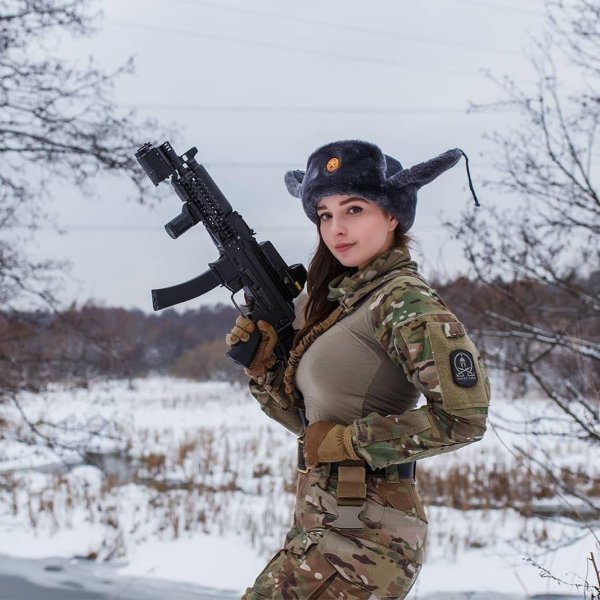 Елена делигиоз в военной форме, Елена делигиоз в военной форме хорошем качестве, Елена делигиоз