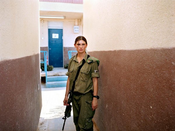 Девушки в израильской армии на фотографиях рэйчел папо, Армия израиля девушки, Девушки военные израиля