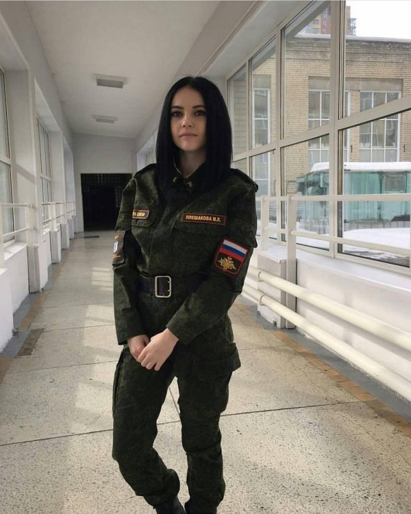 Военная форма девушек, Красивые девушки военные, Девушка в форме