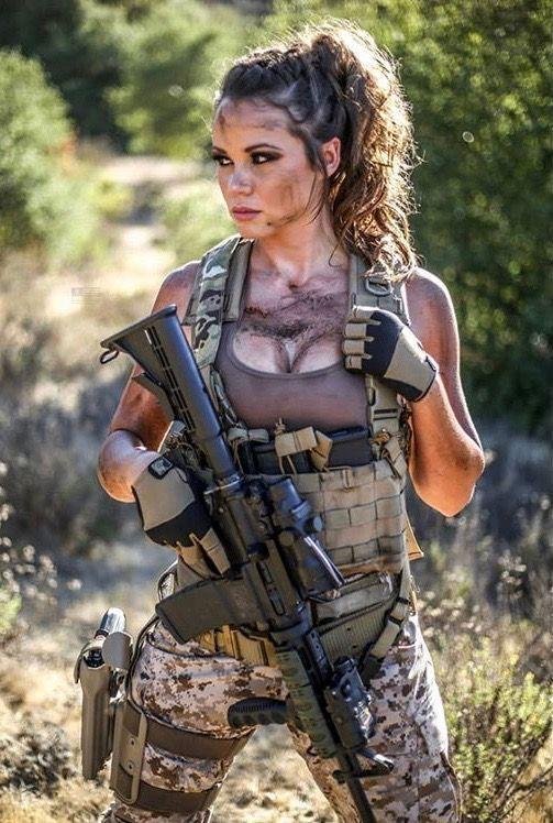 Саманта бонилла, Девушка военная, Армейские девушки