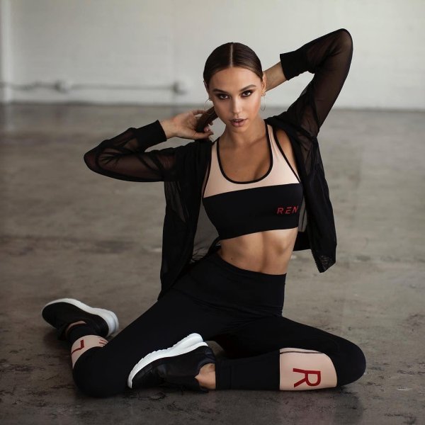 Алексис рен в спортивном костюме, Алексис рен nike, Alexis ren workout