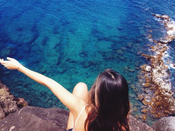 Девушка на море без лица, Девушка на море со спины, Брюнетка на море