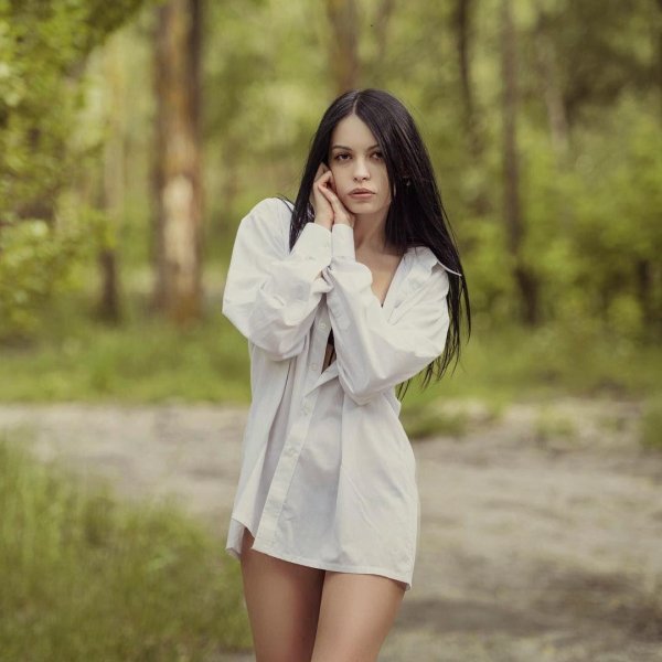 Фотосессия в белой рубашке для девушек, Фотосессия в рубашке для девушек, Фотосессия в белой рубашке на природе