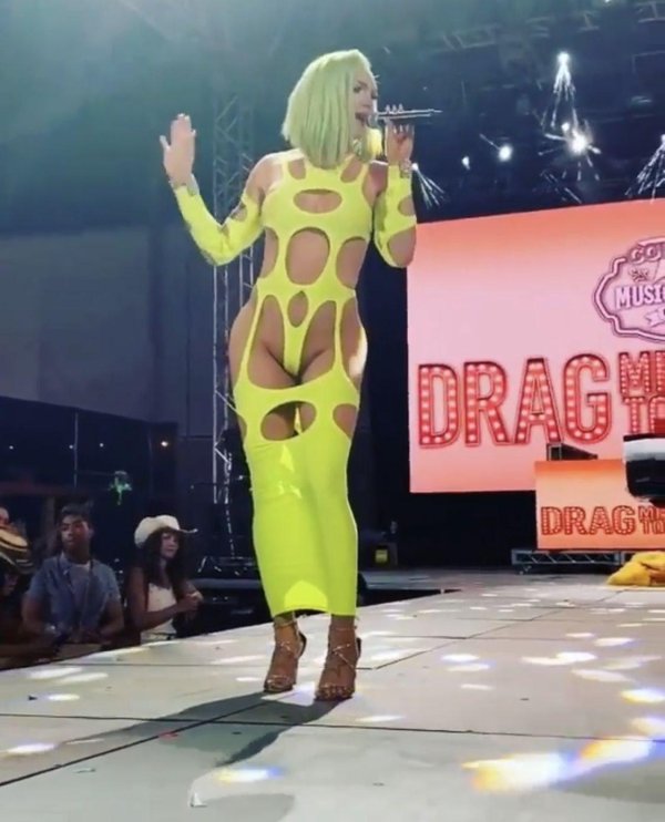 Наталья могилевская в зеленом платье, Певица kylie sonique, Откровенные наряды