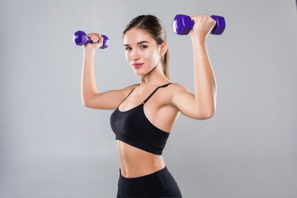 Спортивная девушка, Девушка с гантелей, Фитнес девушка