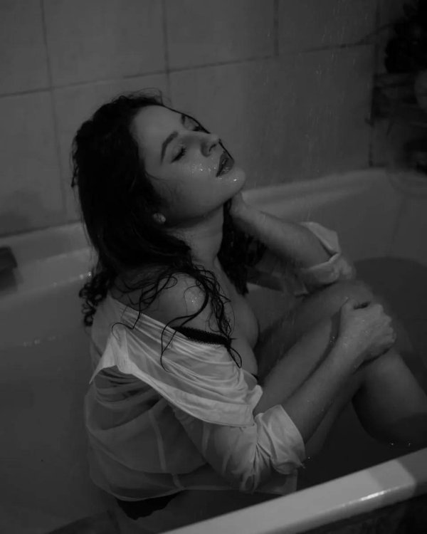 Фотосессии в ванной, Девушка в ванной, Красивые девушки в ванной