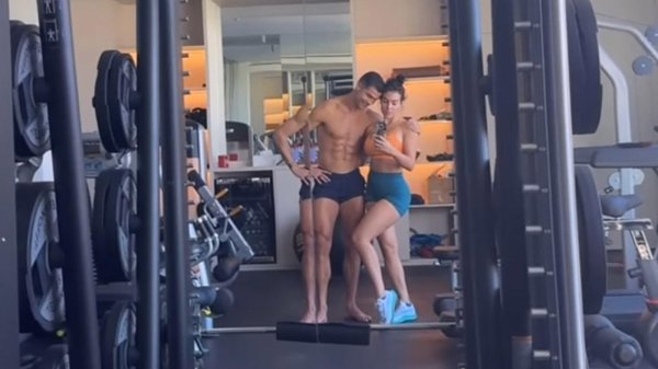 Спортивная Джорджина тренируется с Роналду