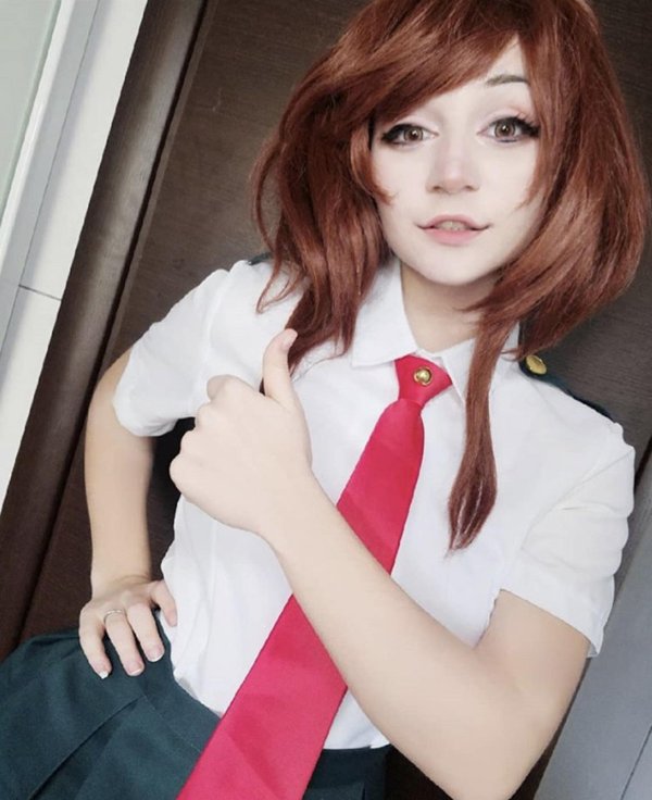 Sweet Fox воплощает страсть в косплее Ochako Uraraka