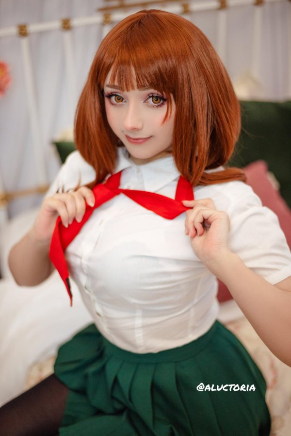 Uraraka Ochako сияет в соблазнительном косплее