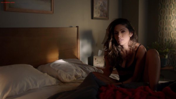 Sarah shahi клан сопрано, Сара шахи, Таня реймонд