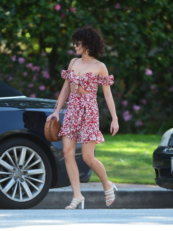 Sarah hyland, Сара хайланд, Летние наряды