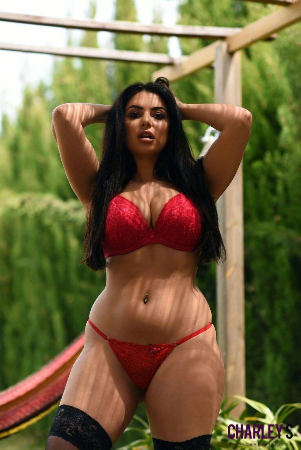Шарлотта Спрингер голая Charlotte Springer на фото