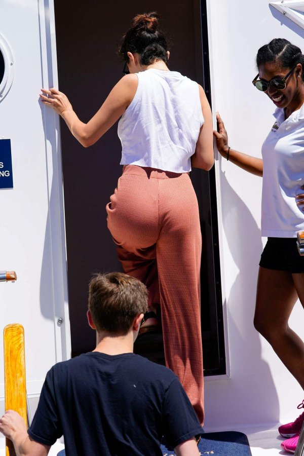 Селена гомес попа, Selena gomez booty, Стиль кендалл дженнер
