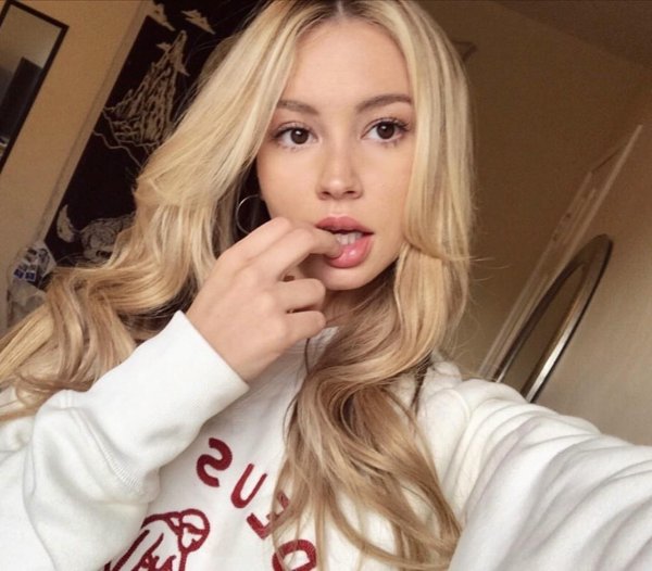 Bryana holly селфи