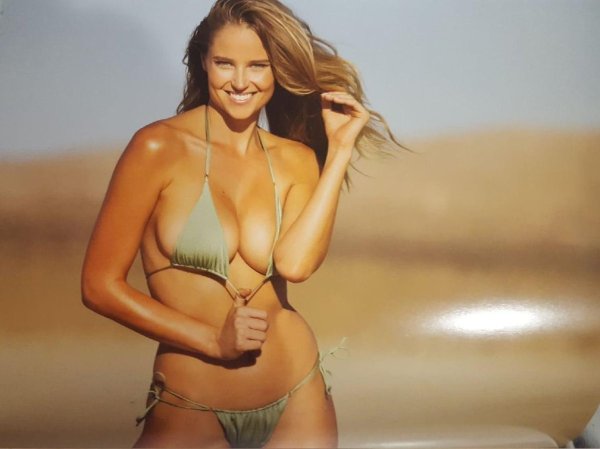 Женевьева Мортон очаровывает в стиле Sports Illustrated