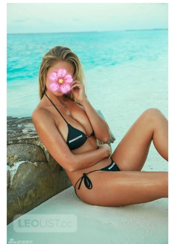 Женевьева Мортон пленит обнаженкой из Sports Illustrated