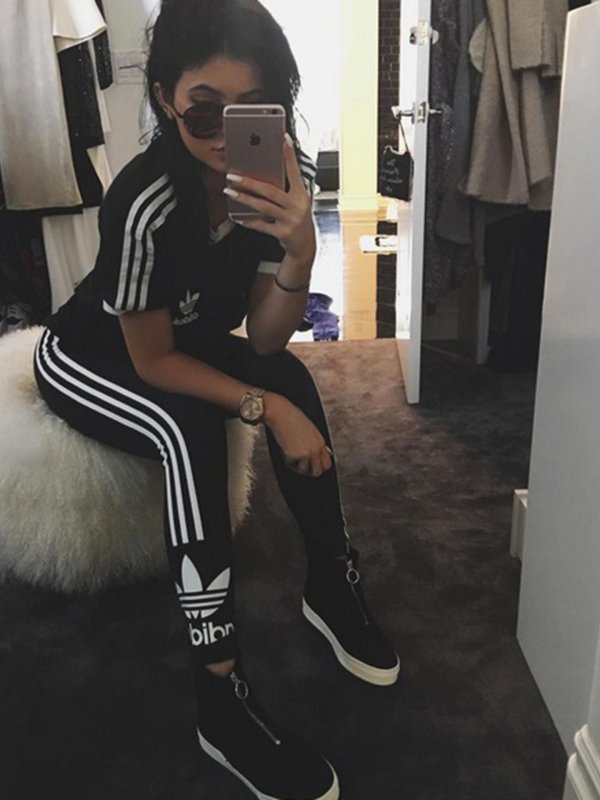 Кайли дженнер адидас, Кайли дженнер и adidas, Девушка в спортивном костюме