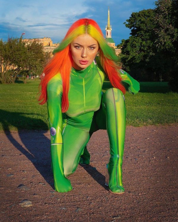 Очаровательная Дарья Граф в косплее Totally Spies