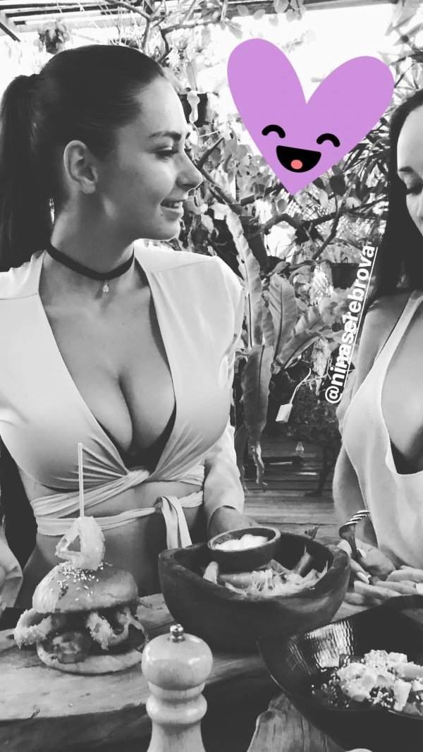 Очаровательная Helga Lovekaty Ольга Коробицына лавкейти с женственными формами девушки