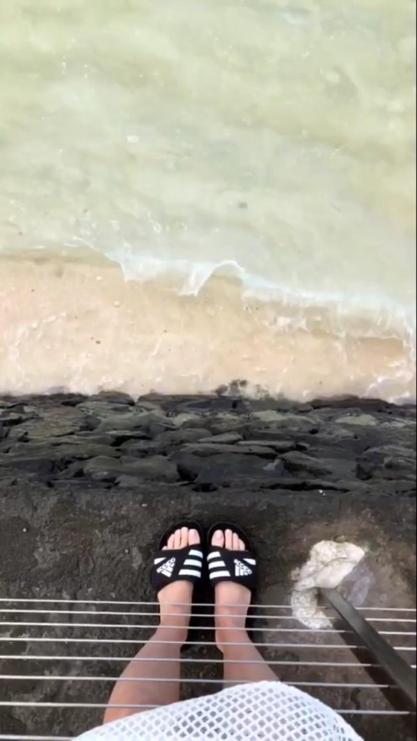 Комфортные пляжные сандалии Adidas Adilette