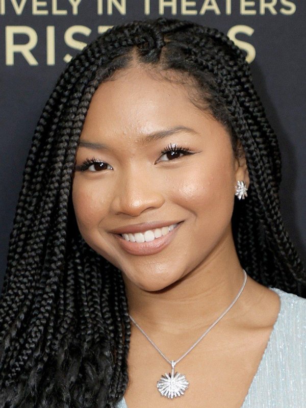 Американская актриса Storm Reid с неотразимой привлекательностью