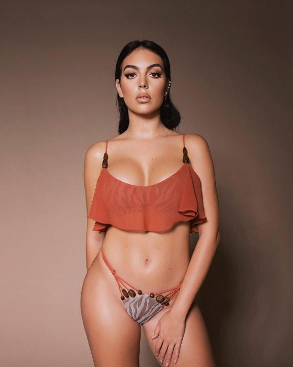 Жаркая Georgina Rodriguez с Cristiano Ronaldo