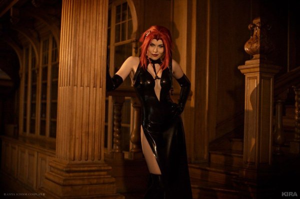 Соблазнительная Аня Ичиос в косплее Bloodrayne