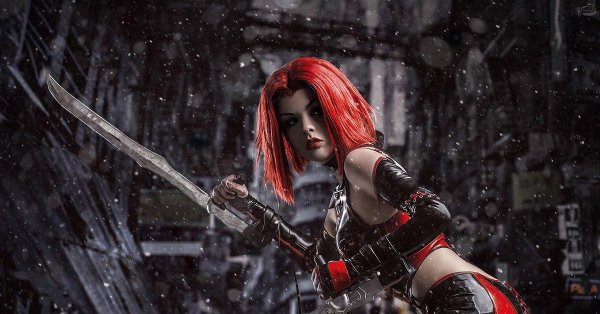 Соблазнительная Ирина Мейер в косплее Bloodrayne