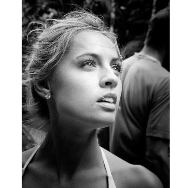 Янина Студилина в обнаженном виде соблазняет взгляд