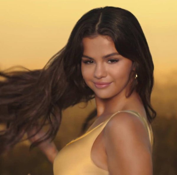 Знаменитая Селена Гомес в рекламе Pantene