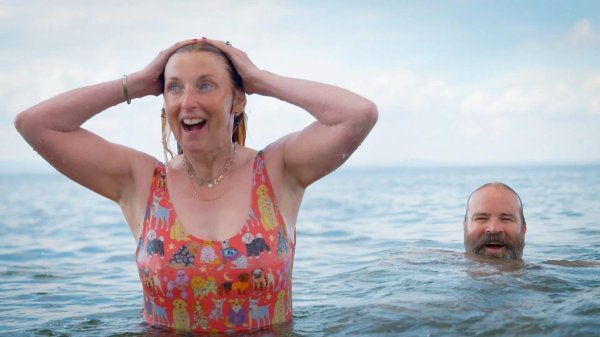 Julie wilson nimmo, Плавание, Морское купание
