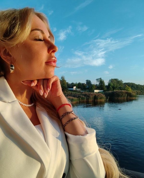 Екатерина новикова, Преснякова виктория валентиновна, Девушка