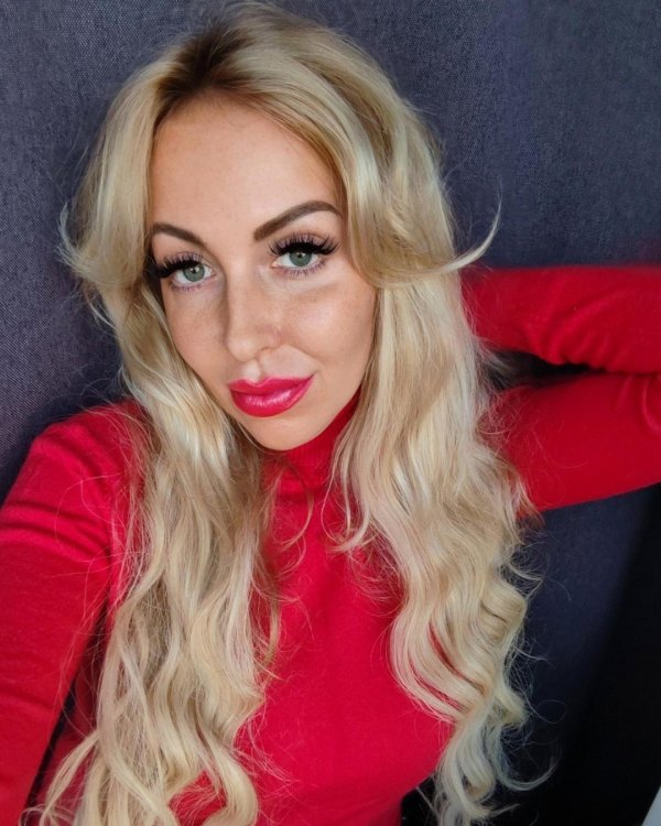 Привлекательная Екатерина Новикова