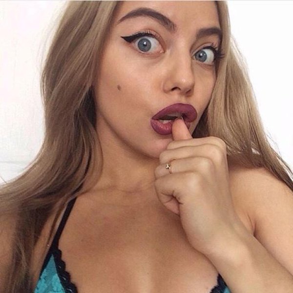 Привлекательная Катя Кищук слив
