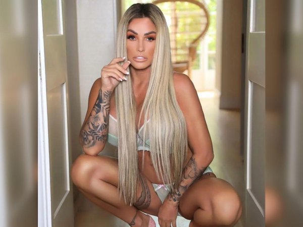 Кэти Прайс в OnlyFans сливе