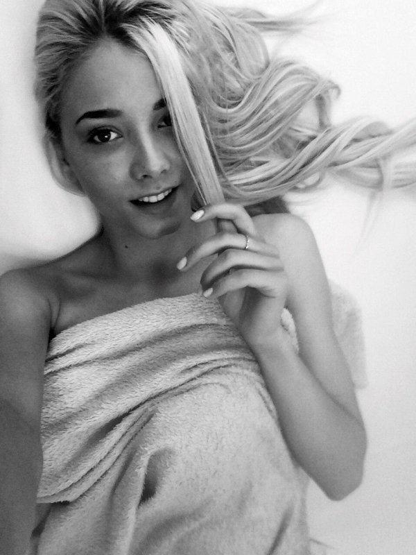 Соблазнительная Катерина Ширяева в фотосессии
