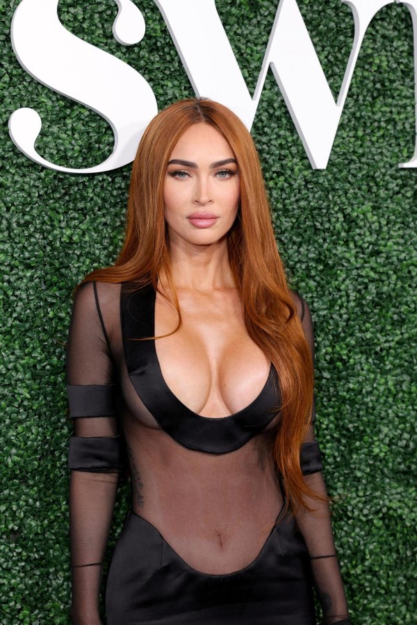Меган фокс, Меган фокс sports illustrated, Сиськи меган фокс