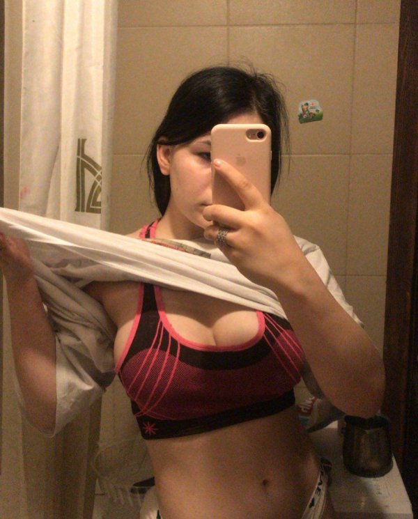 Кристина Бурлуцкая в приватных интимных фото с соблазнительными деталями