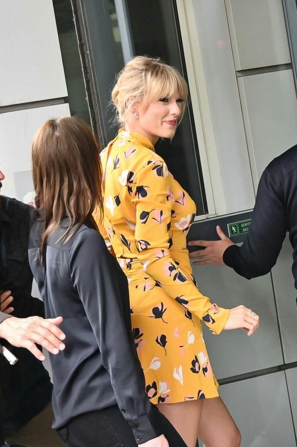 Taylor swift, Taylor swift paparazzi, Taylor swift yellow dress
