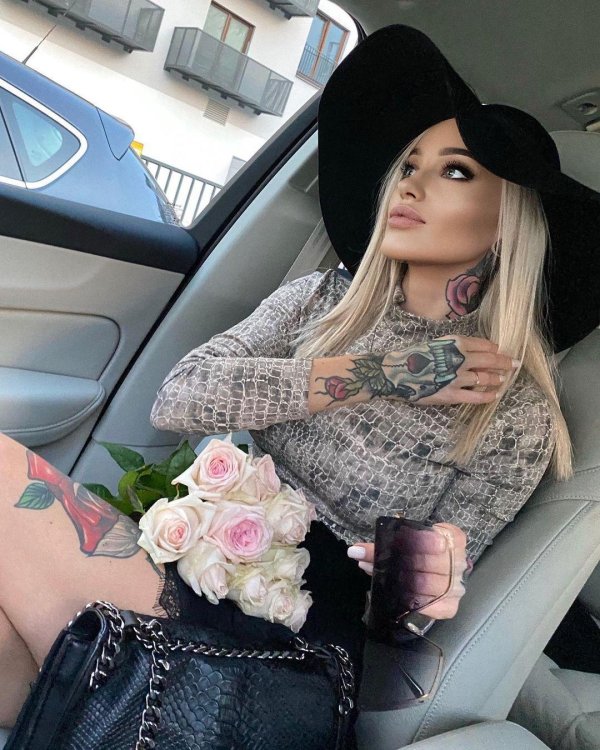 Marcelina nikaa онлифанс, Девушка, Модели с тату