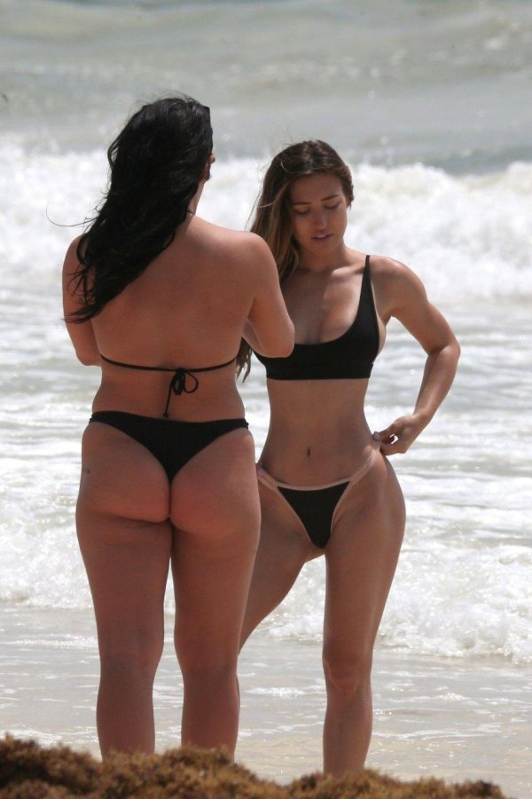 Джейд пикон, Бикини, Thong bikini
