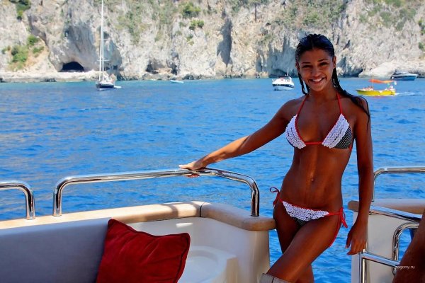 Санта димопулос, Санта янисовна димопулос ню, Девушка