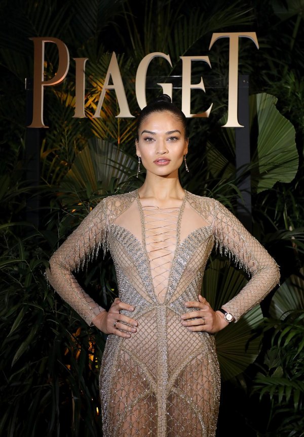 Шанина Шейк в платье Vanity Fair с откровенными нарядами
