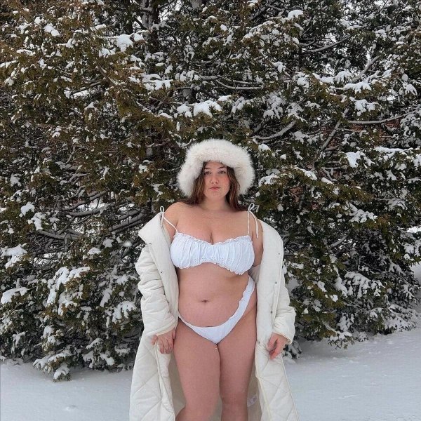 Модели плюс сайз