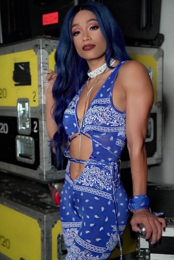 Sasha banks, Саша бэнкс, Девушка