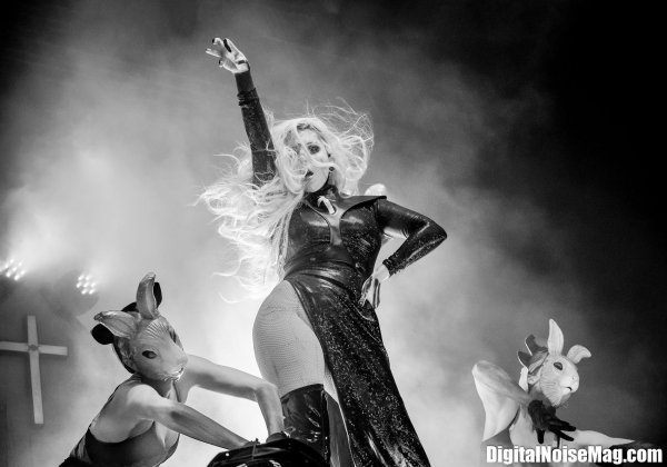 Группа in this moment