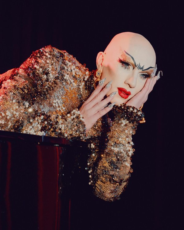 Sasha velour, Саша велюр рупол драг, Макияж королевы