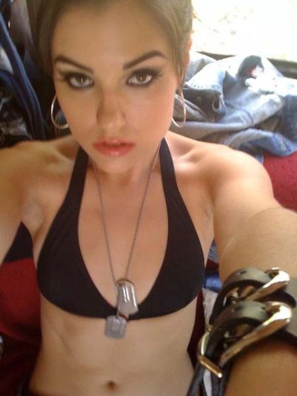 Элегантная Sasha Grey с природной красотой
